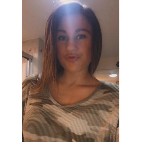 Meet your Posher, Shania - Picture 1 of 1